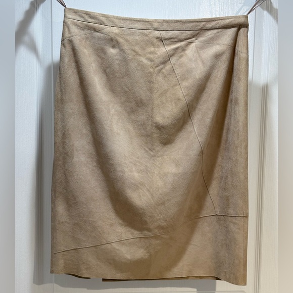 ELIE TAHARI Regina 100% Suede Skirt – Beige/Tan – Size 10. Retail $698 - Picture 4 of 8
